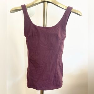 Pretty lululemon adjustable shelf bra tank top!